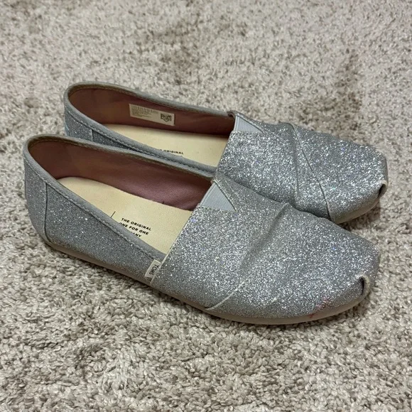 Three Pairs of Toms - Picture 1 of 12